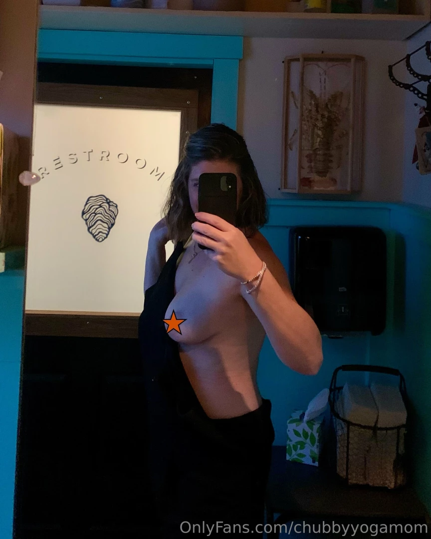 Boozy brunches with girlfriends leads to restroom boob pics have a 