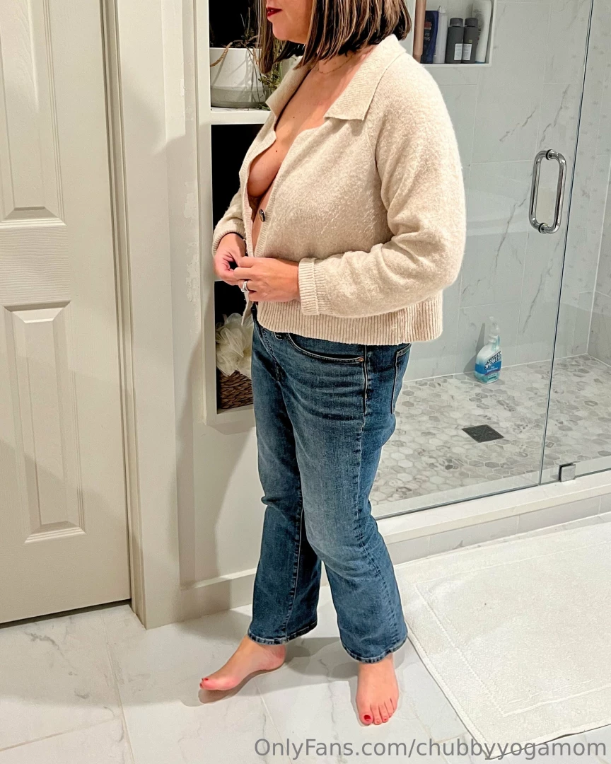 Happy milf monday hope everyone had a great holiday week mine was busy 