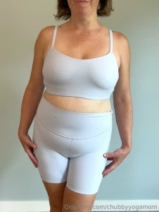 Tried this new yoga outfit on yesterday not sure it shows off my boobs part 3