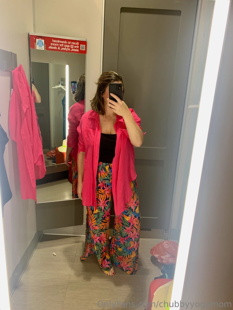 Happy milf monday here are my pics from my day of shopping at target i 