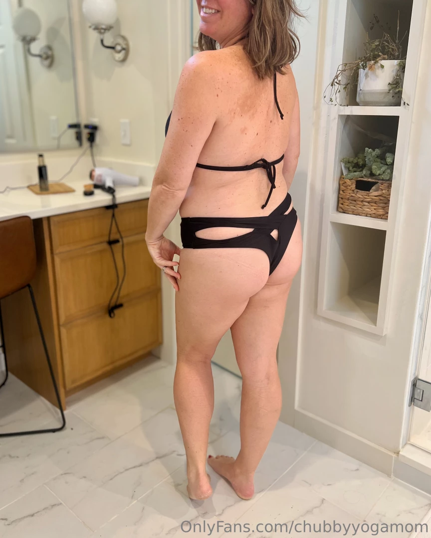 chubbyyogamom - This warmer weather has me ready for the pool had to try on my bikini part 2 