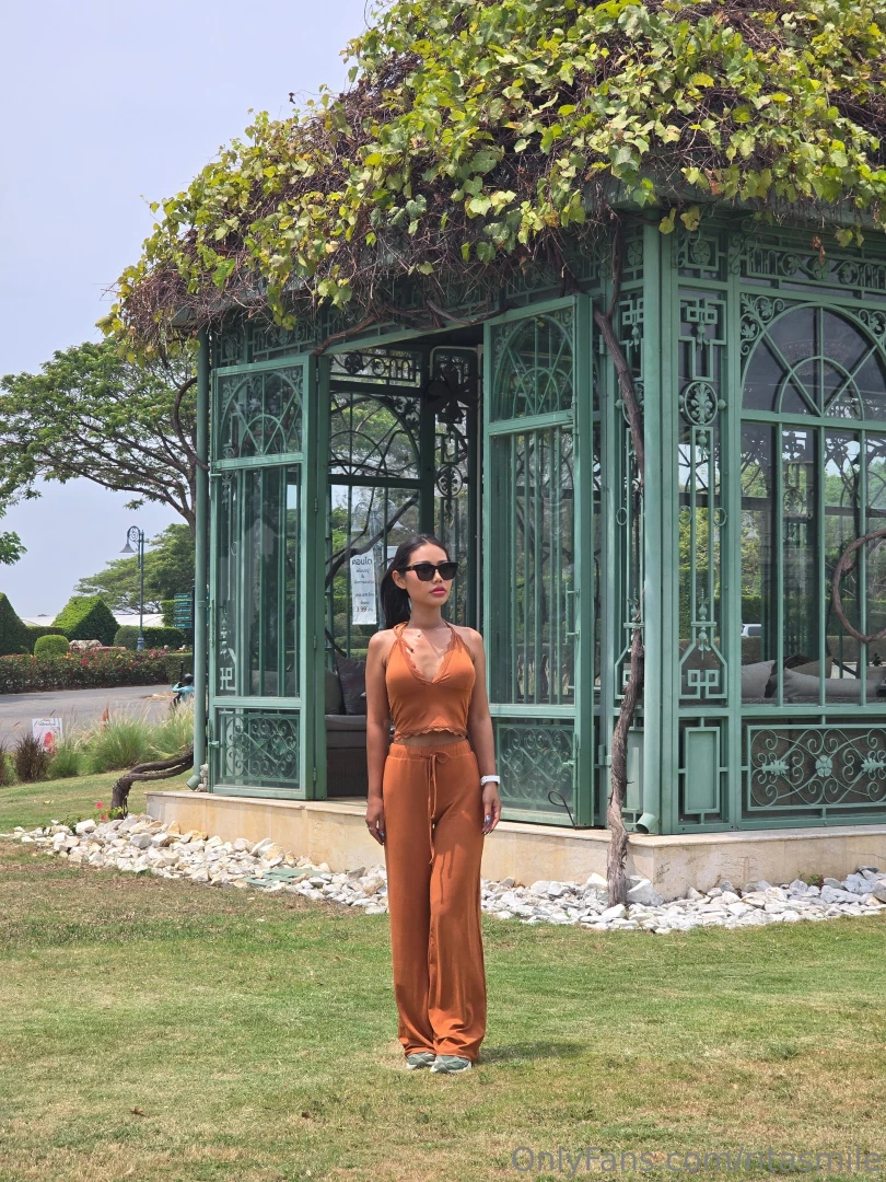 I know what i want and i ve got my heart set on you part 1 