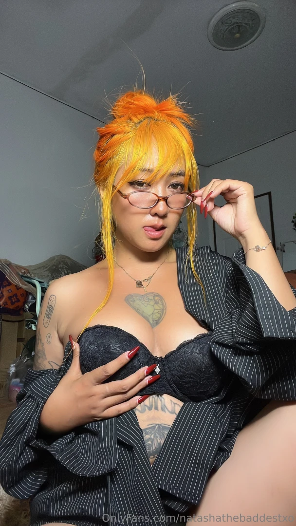 You should come closer there s so much more i want to show you 