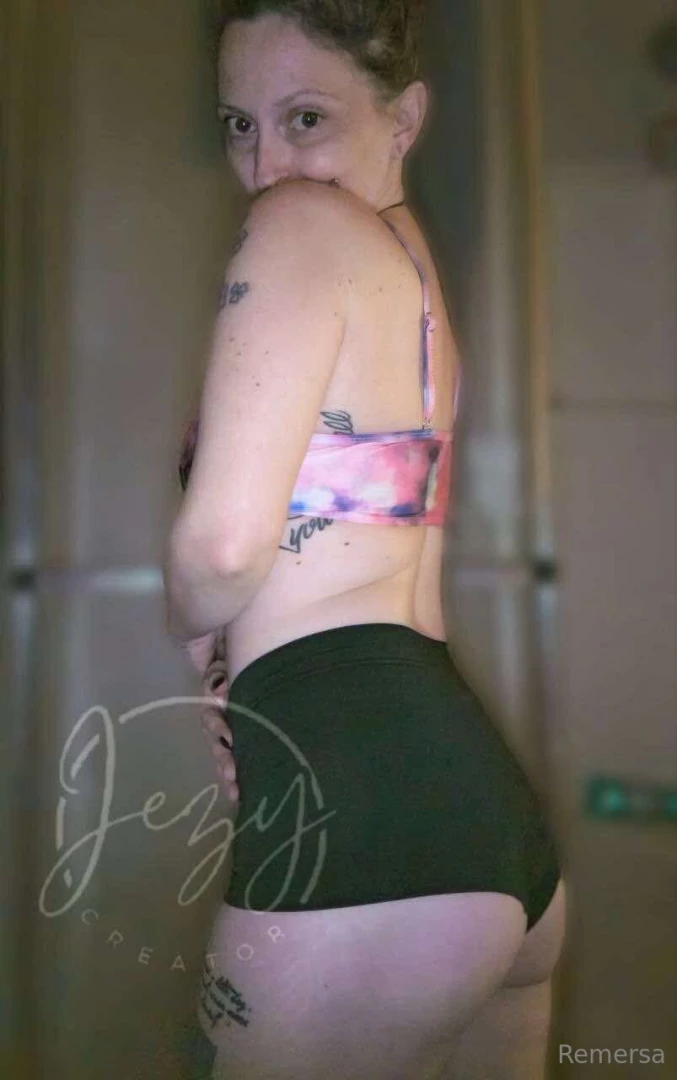 Hot sticky sweet from my head down to my feet subscribe to me for a part 2 