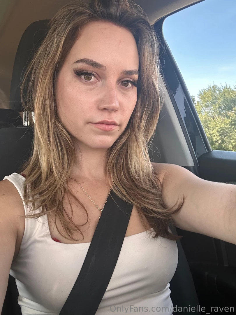 Danielle-raven 