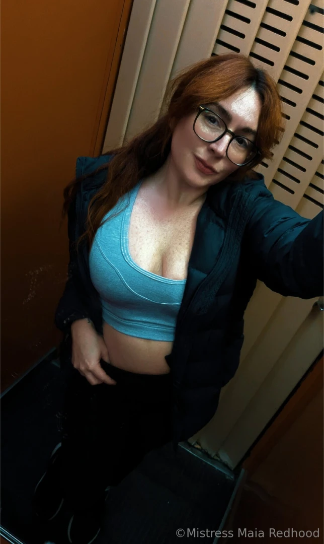 Mommy s back from her zumba clases and i have a few hours before i go 