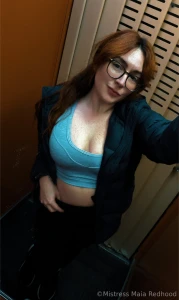 Mommy s back from her zumba clases and i have a few hours before i go