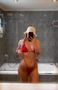 Enjoying my well needed holiday in greece i m not quite sure what it