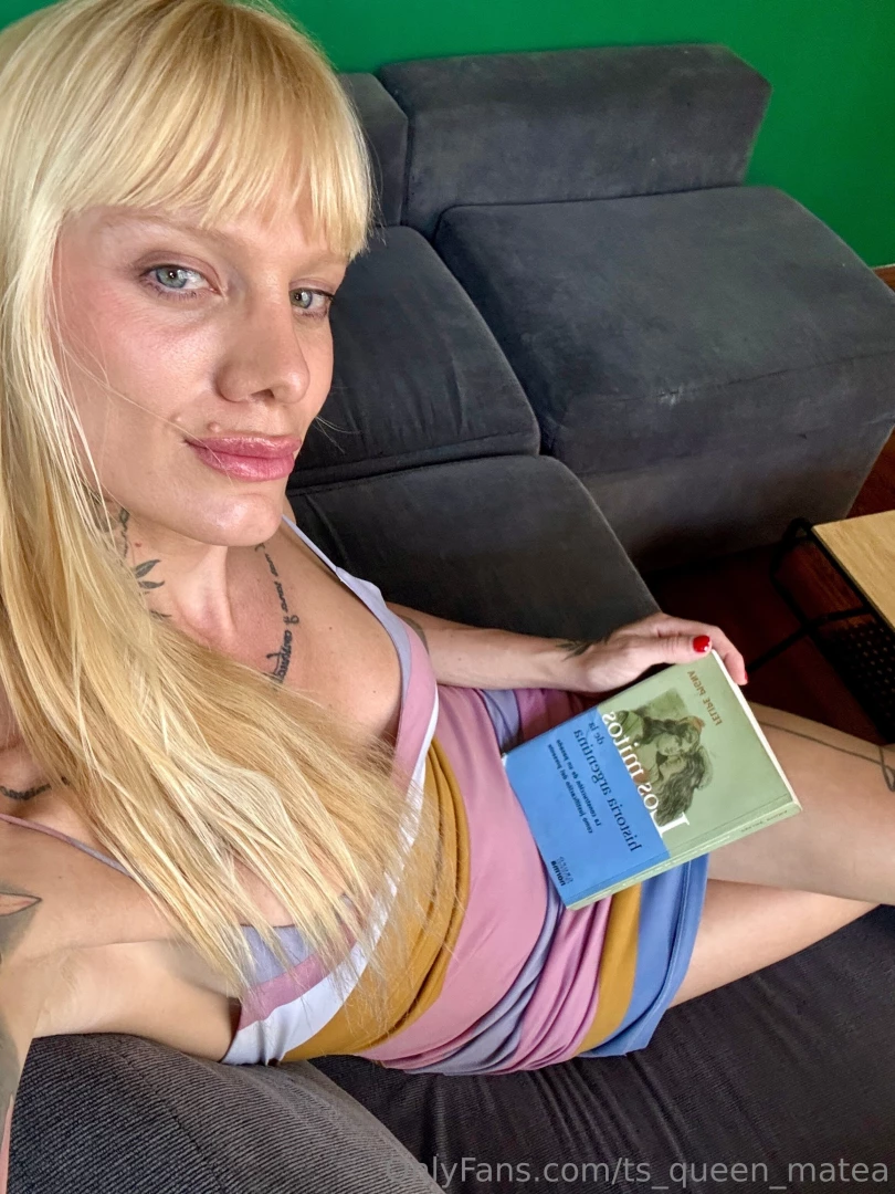 Hey babe i ve got something special for you in my pinned post check it 