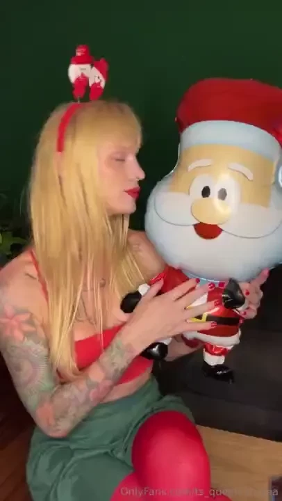 I m gonna keep the christmas vibes going right up until new year s 