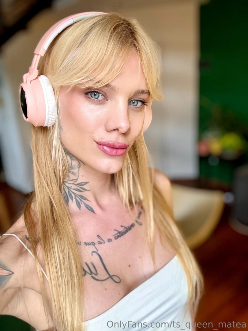 I love listening to my favorite music with headphones on it really 