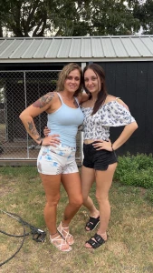 Some sexy poses with this baddie dirtyybrunette ass and titties