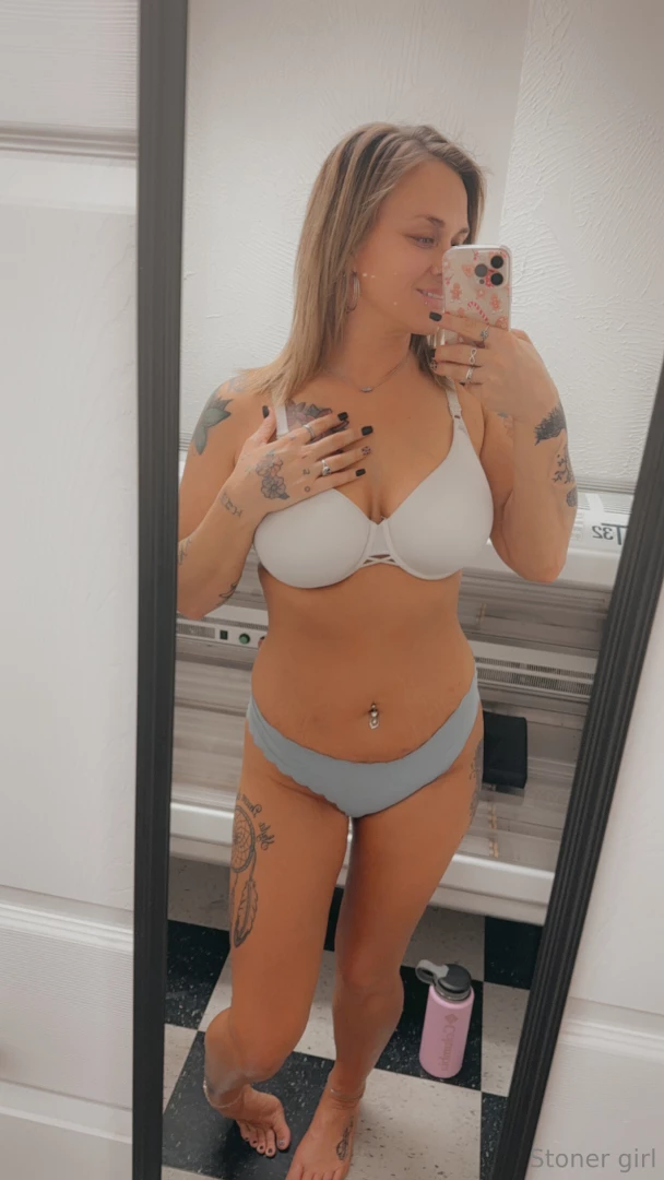 Cum join my xxx page where all the fun goes down daniigirl86 