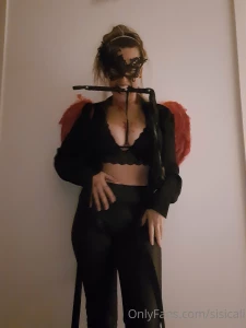 Sometimes i love to dominate always with fun tell me about you