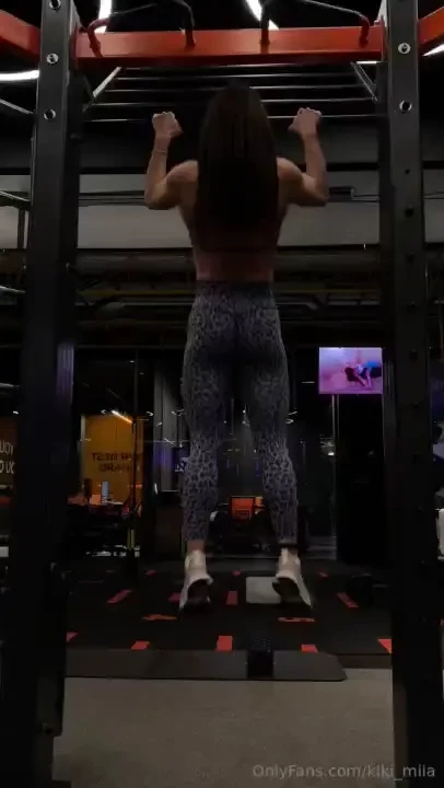 Why don t we bet who can get the most pull-ups i ve already figured 