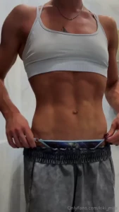 Friday s abs check looks like i didn t get fat over the holidays heh part 1