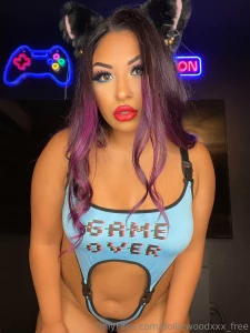 Wants you to take a break from the game so i can squirt in your face