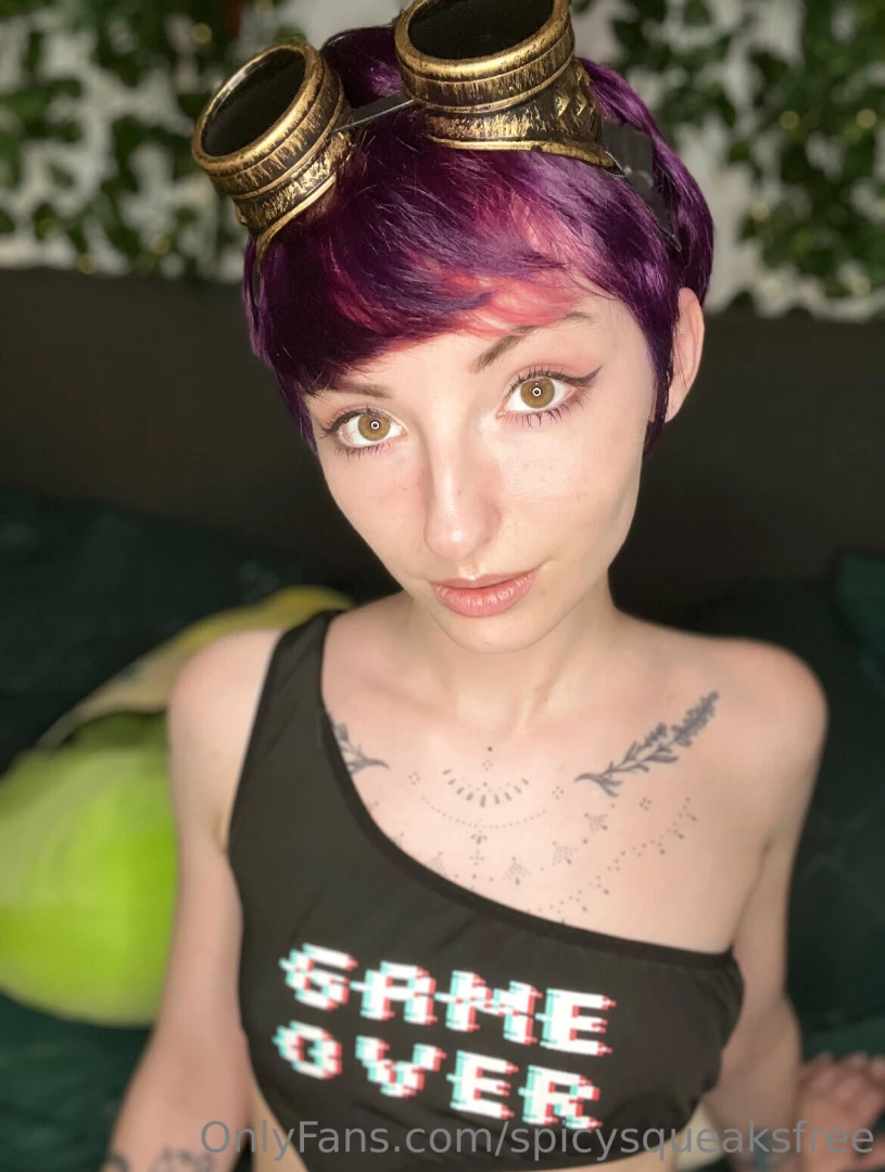 I m imagining how you would look riding me right now 