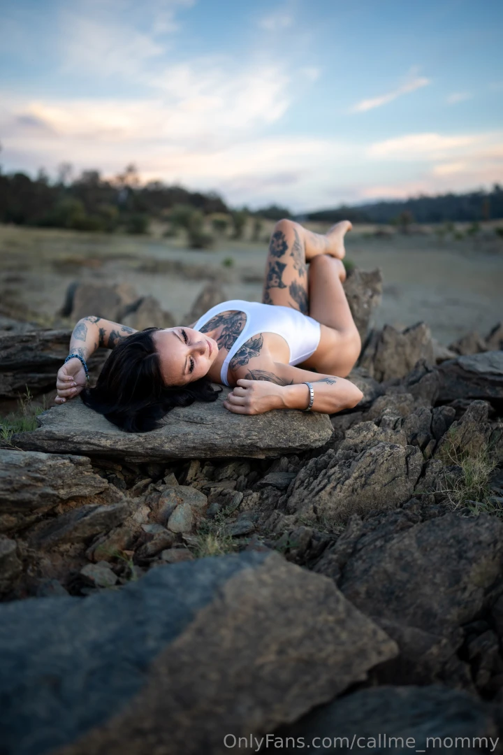 Lay me on the rocks and give me your log 