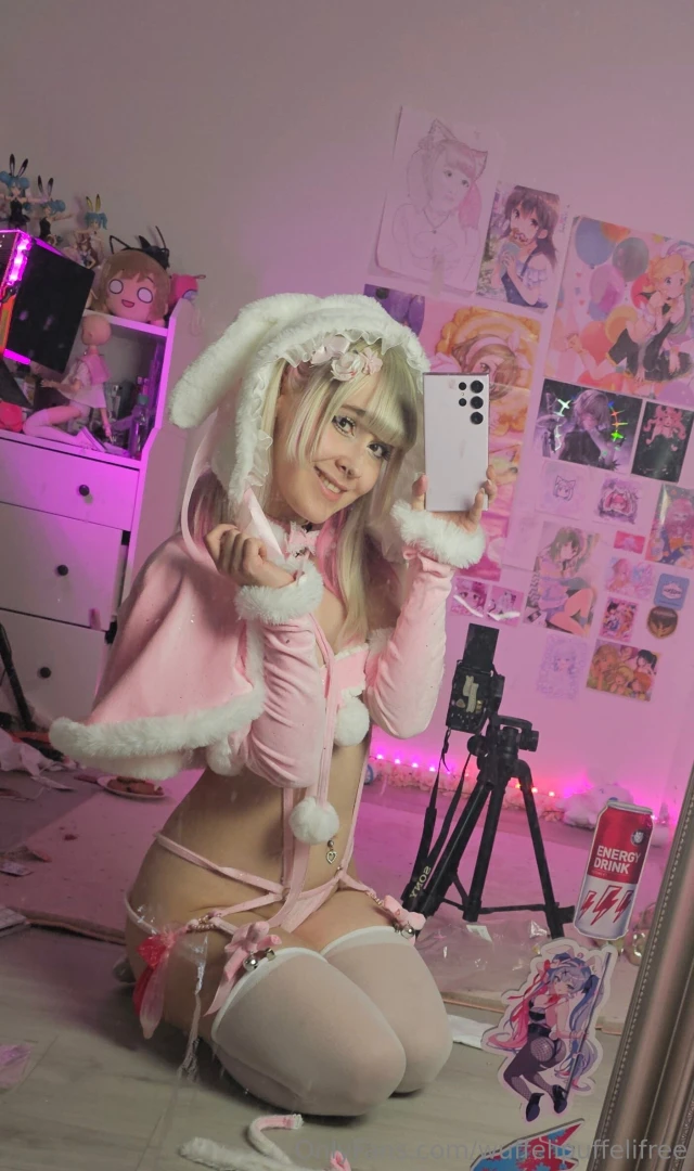 Cum join me on christmas spirit lol dont look at the dirty mirrir just 