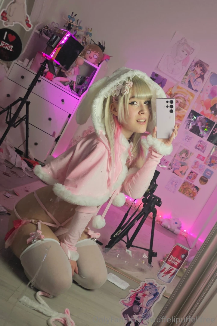 Cum join me on christmas spirit lol dont look at the dirty mirrir just part 1 