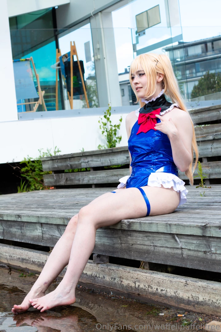 Photo bomb tons of pics of marie rose cosplay from last weekends 