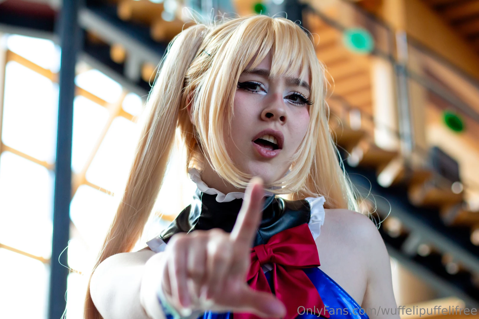 Photo bomb tons of pics of marie rose cosplay from last weekends part 3 