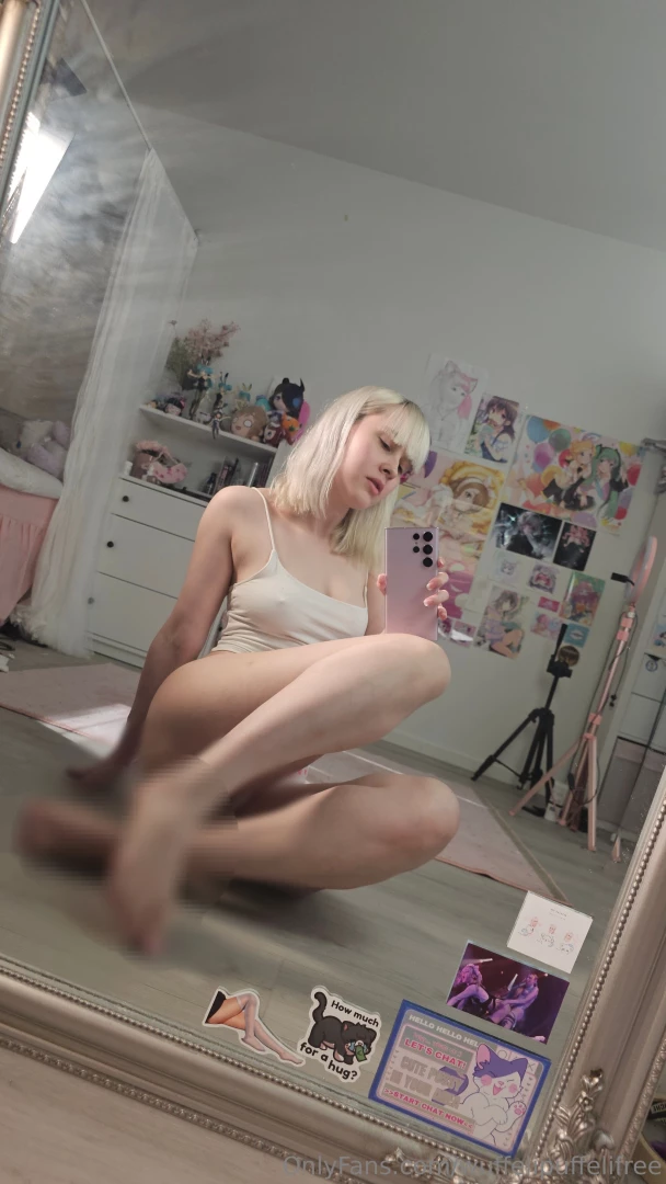 Post for my feet slaves hihii got a bit naughty and wanter to take 