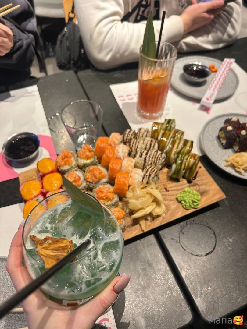 Do you like seafood i love it but most often i eat rolls my favorite 