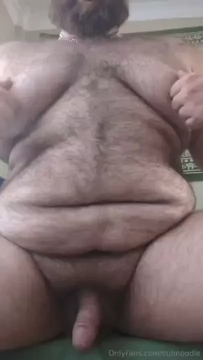 I need someone behind me playing with my nipples while i stroke this 