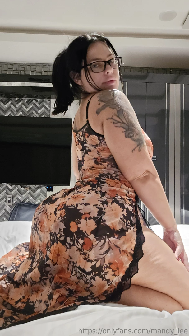 Wanna stay up and have some fun with me 
