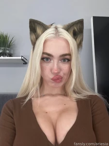 Careful i bite and i don t play nice