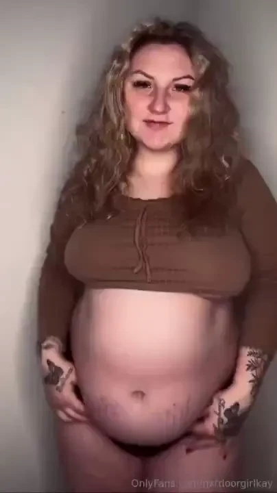 Only say hi if you support expecting mamas with stretch marks 