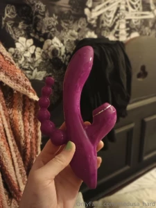 I got this toy dripping after i filled both holes stuffed and my clit