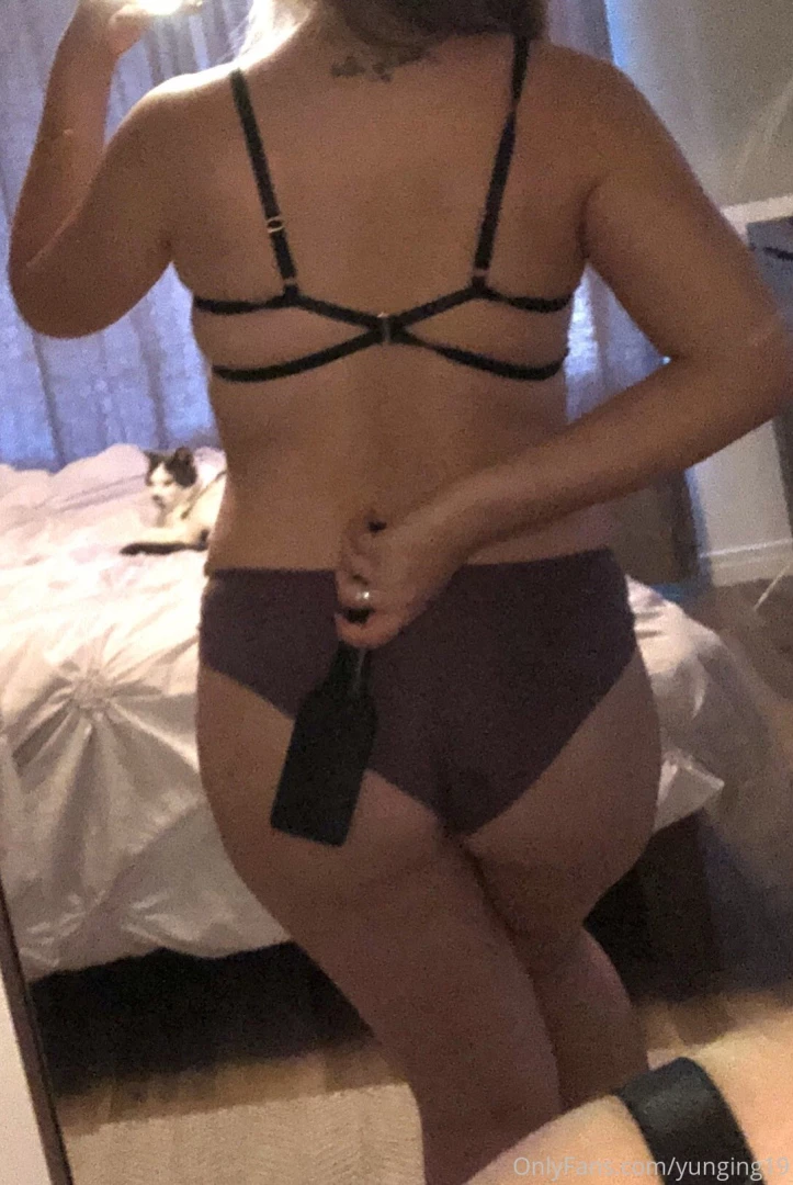 Trying out some kinky bondage tonight while i smoke up wanna get rough 
