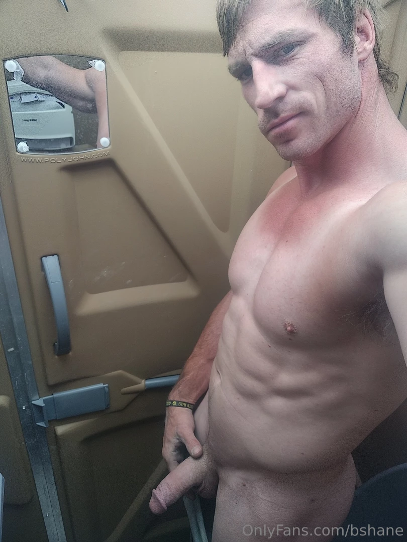 Sometimes i would rather make content for y all then work 