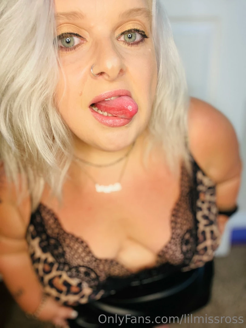 Let s play a game a like 2 licks a comment a 30 second suck 