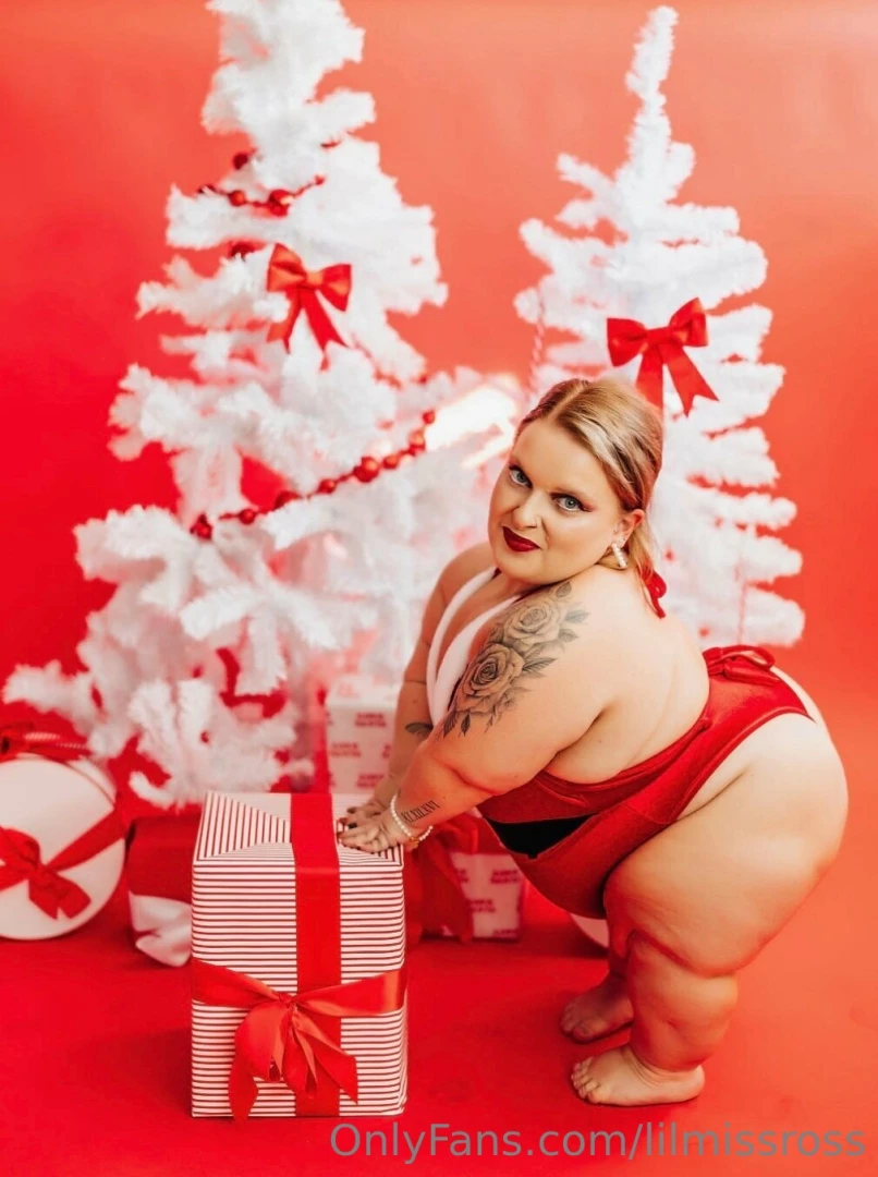 Get all ur goodies under the christmas tree 