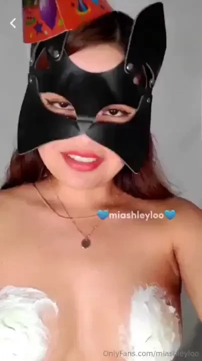 Hoy es mi cumplea os y te invito a comerme aceptas 