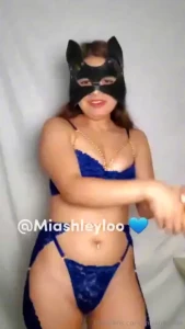 Puedes hacer pedidos personalizados de bailes beb por mensaje