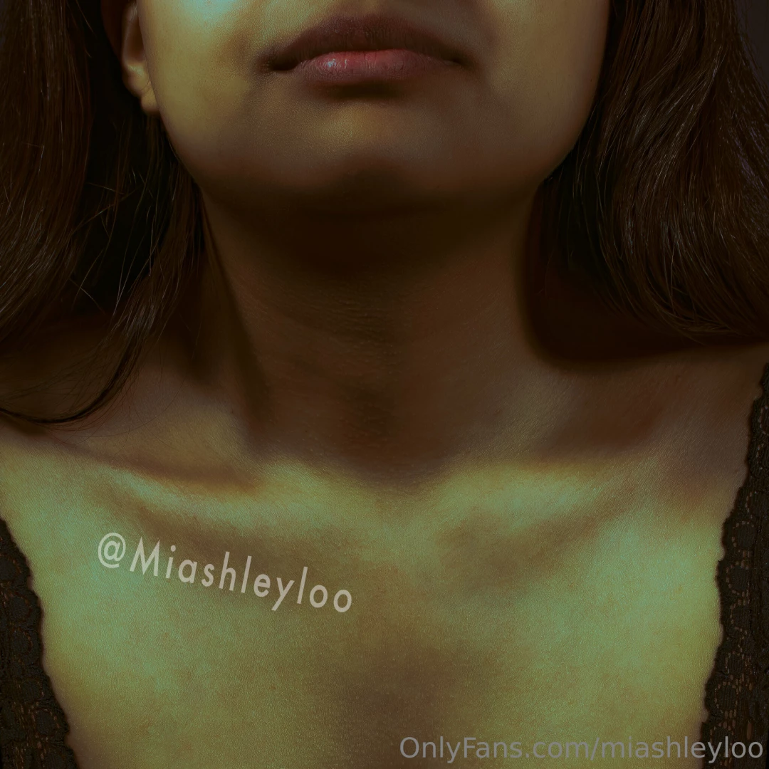 Me dar as unos besos en el cuello 