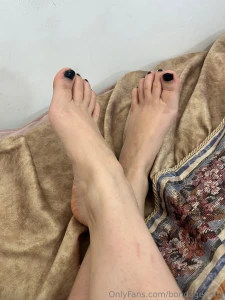 Are you one of those foot lovers who would go crazy for massaging my