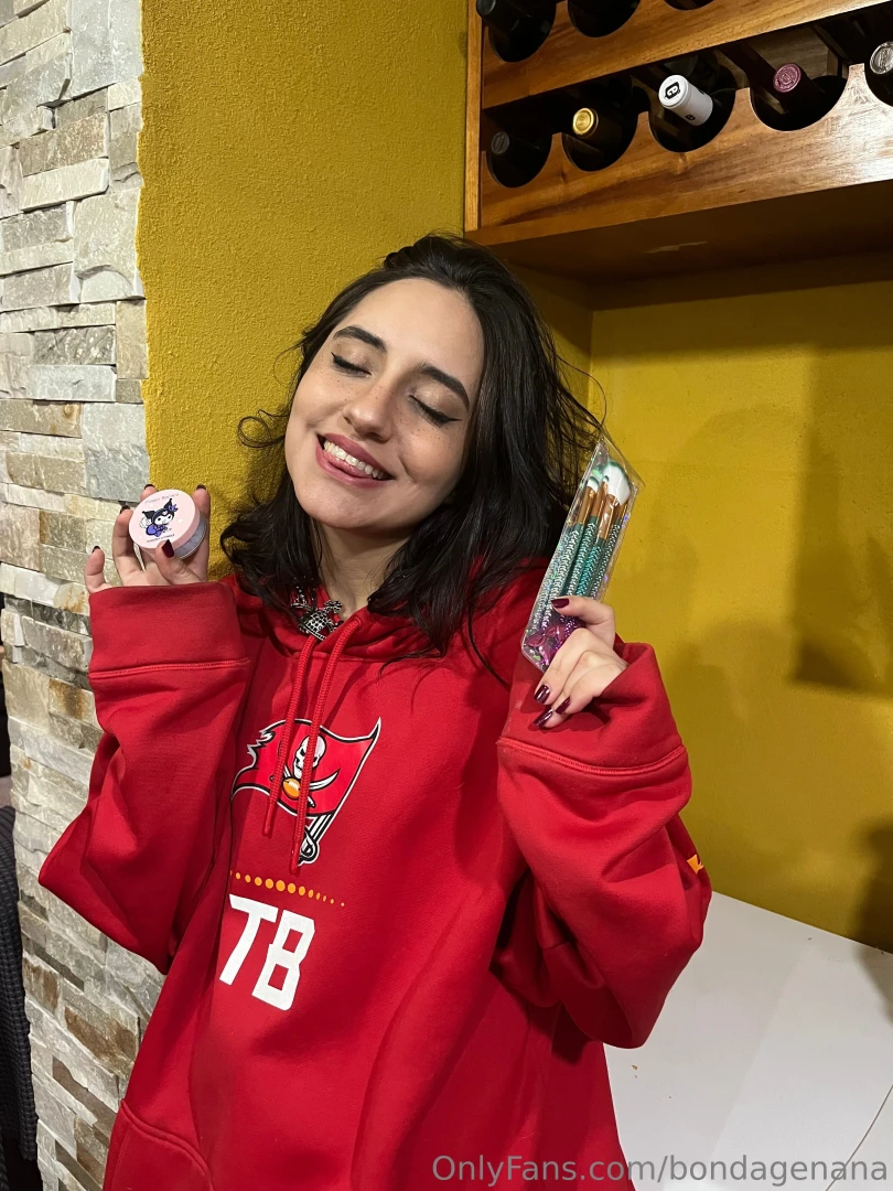 I think red looks nice on me what do you think 