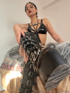 I m gonna dominate you i m your alpha female and you are my beta