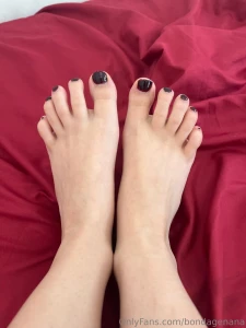 Do you like my new black nails they look very nice