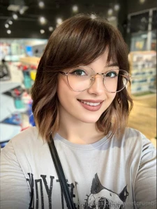 She rosydreamerr needs your cock more than ever this beauty will play part 97