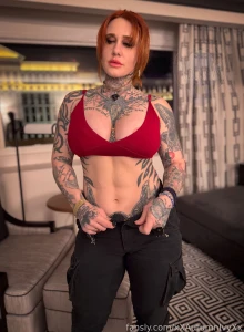 Afterparty girlfriends hotel room relaxation - photoset tips are part 16