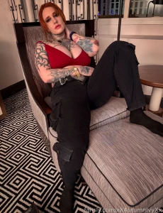 Afterparty girlfriends hotel room relaxation - photoset tips are part 24