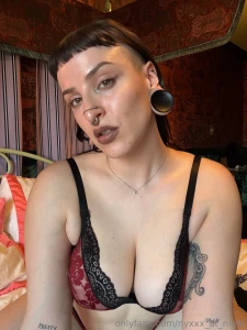 What caught your attention first part 190