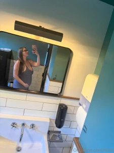 My nbsp pregnant nbsp belly is glowing part 1